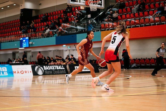 Rotorua ball carrier faces a defender on the perimeter.